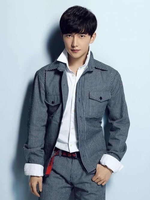 李沁家庭背景强大,出身豪门，演艺事业璀璨夺目的璀璨明珠